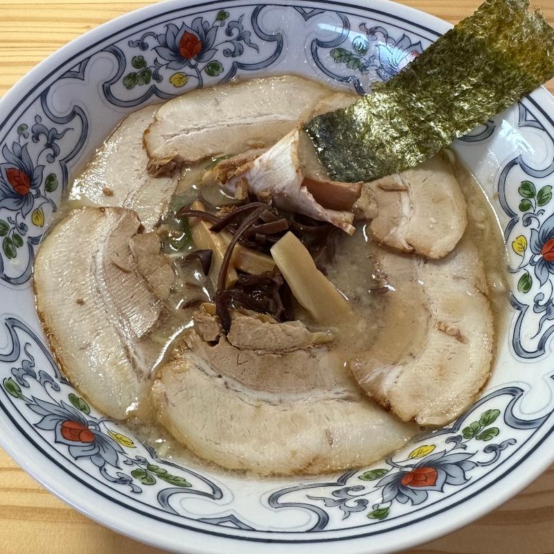 こってり焼豚ラーメン(豚骨らーめん日向屋)