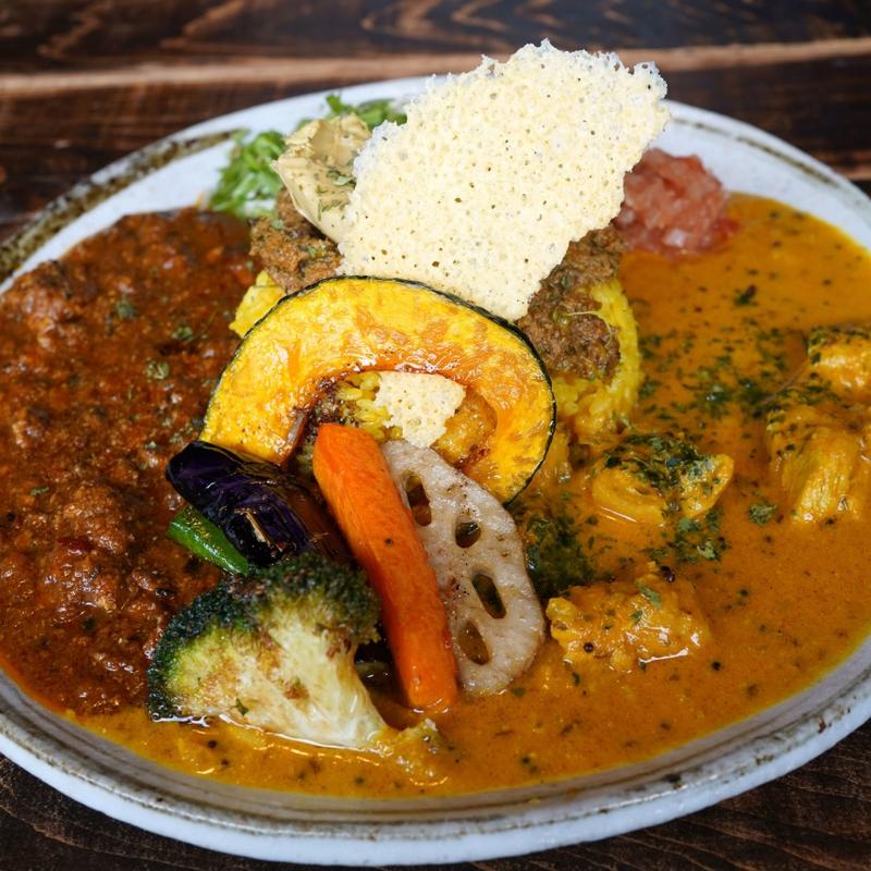 3種のあいがけカレー(ボマイェ)