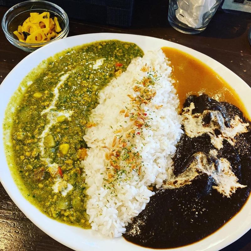 あいがけ(KARA-KUSA curry(カラクサカレー))