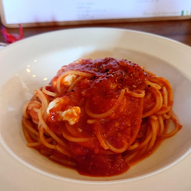 モッツァレラチーズのアラビアータスパゲティ(Piccolo Bar Tigre （ティグレ）)