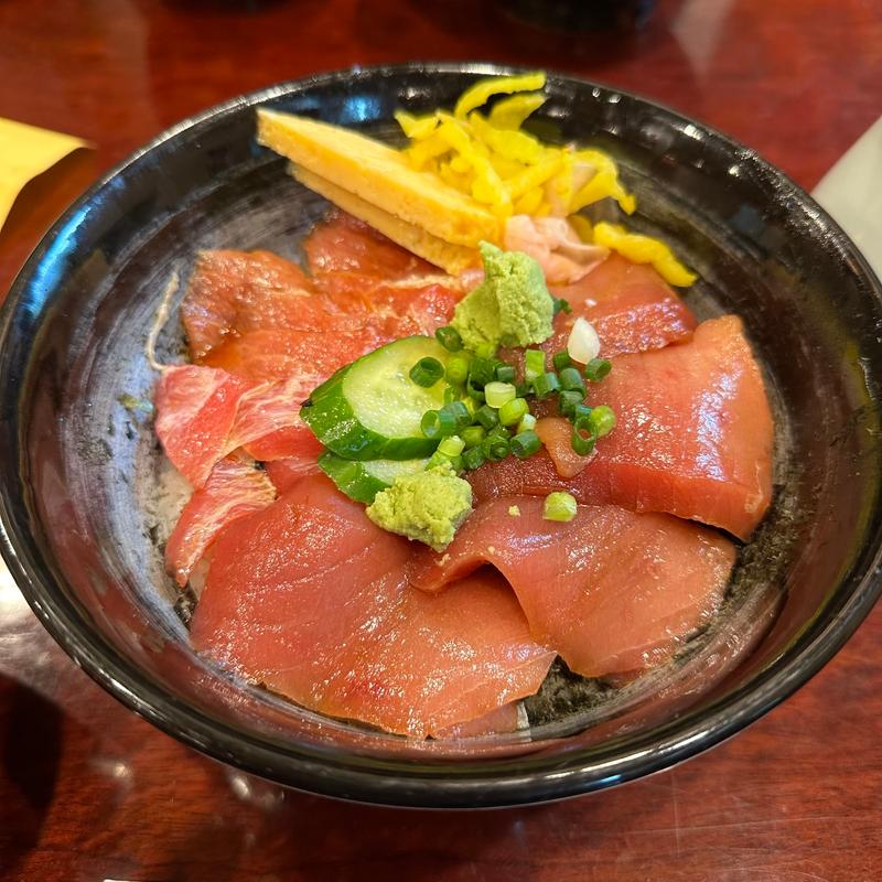 マグロの漬け丼(さかり寿司)