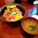 南まぐろ漬丼(さかり寿司)