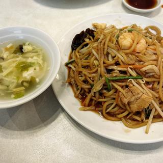 上海炒麺（手打ち炒め焼そば）(ヤンヤン )