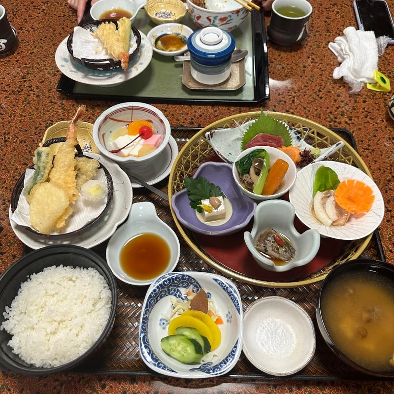 篭(ブランド鰻専門店 八幡屋)
