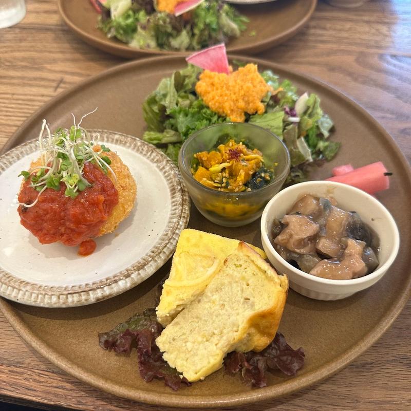 一汁五菜のこもれびプレート(こもれび食堂＋)