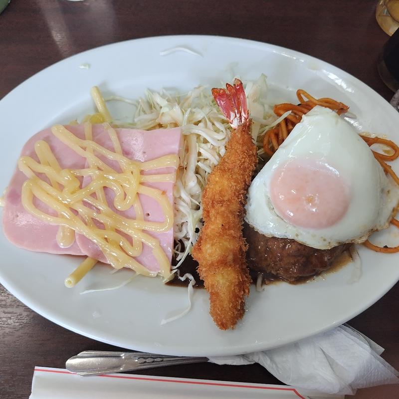Aランチ(エビフライ、ハンバーグ、ハム、目玉焼き)(マルヤ食堂 浜中店)