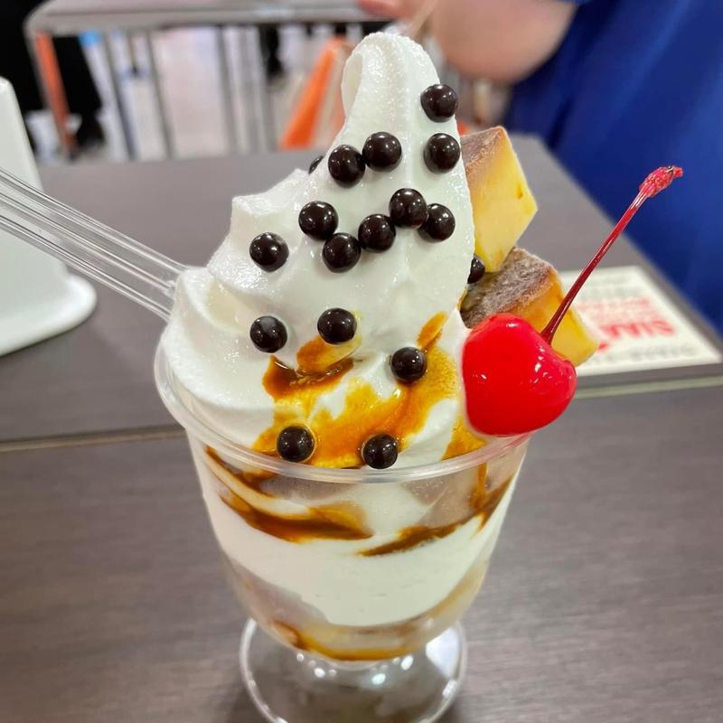 ボンボンプリンパフェ(北海道物産 吉祥寺)