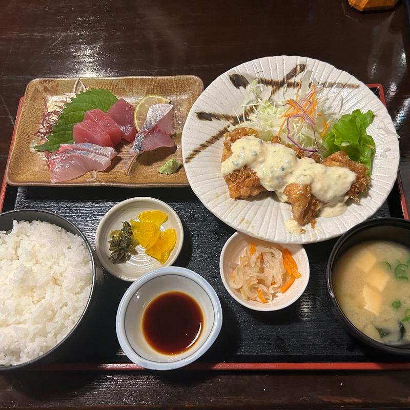 チキン南蛮と刺身の定食(民宿金ヶ浜 )
