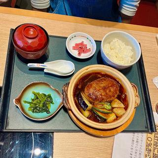 煮込みハンバーグ定食(鈴のれん 春日井店 )