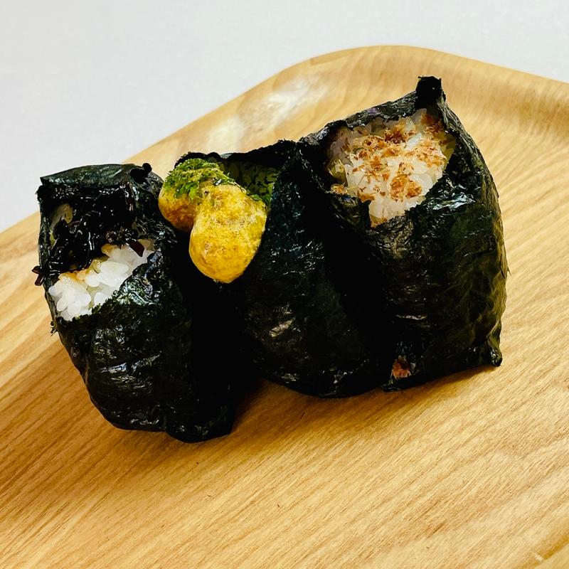 おにぎり　昆布・ちく天カレー・おかか(おにぎり小島米店 1号店)