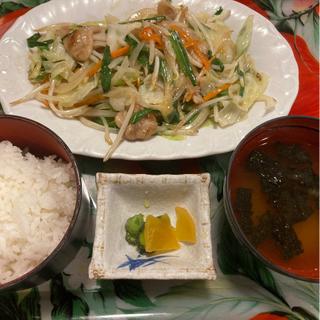 野菜炒め定食(カプセルホテル＆サウナ　ジートピア)