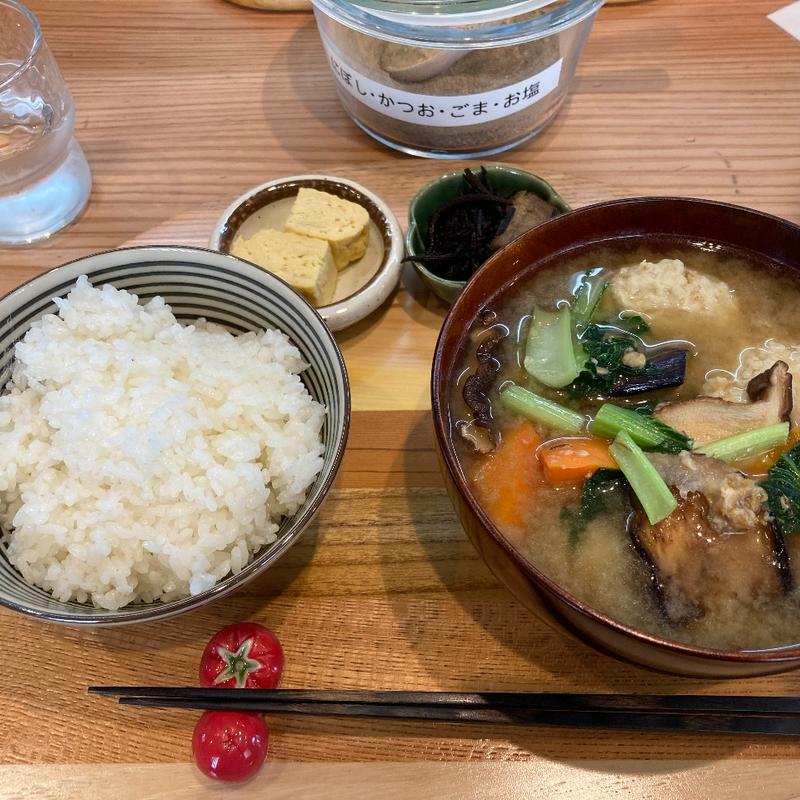 カスタム＋ごはんと小鉢セット＋鶏つみれトッピング(みそ汁や まり福)