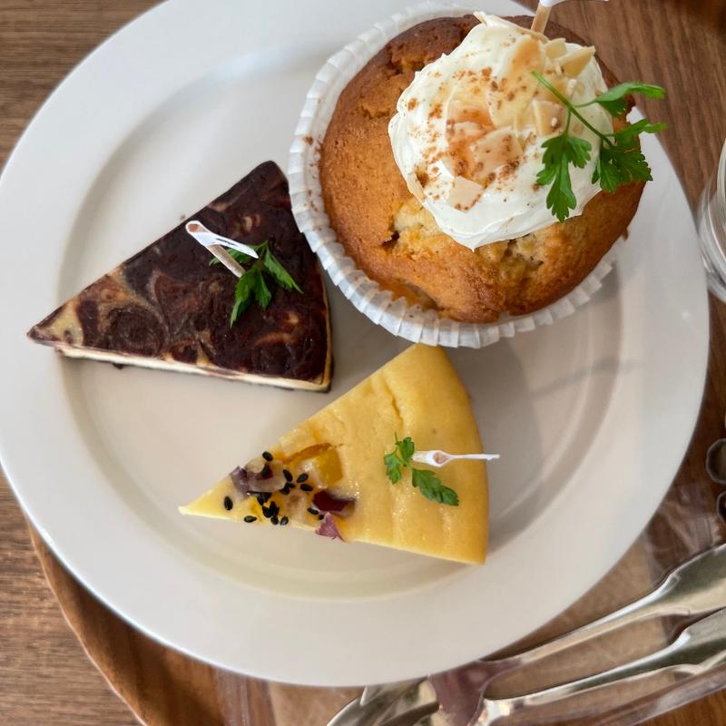 アンズトモモのケーキ3種(anzu to momo)