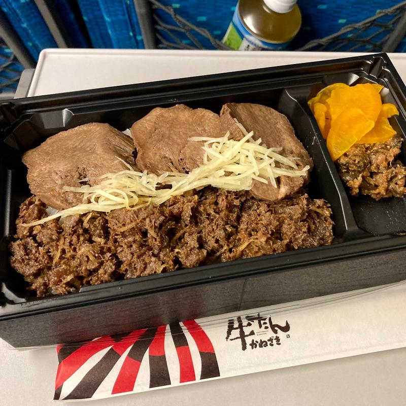 やわらか煮牛たん重(牛たん かねざき)