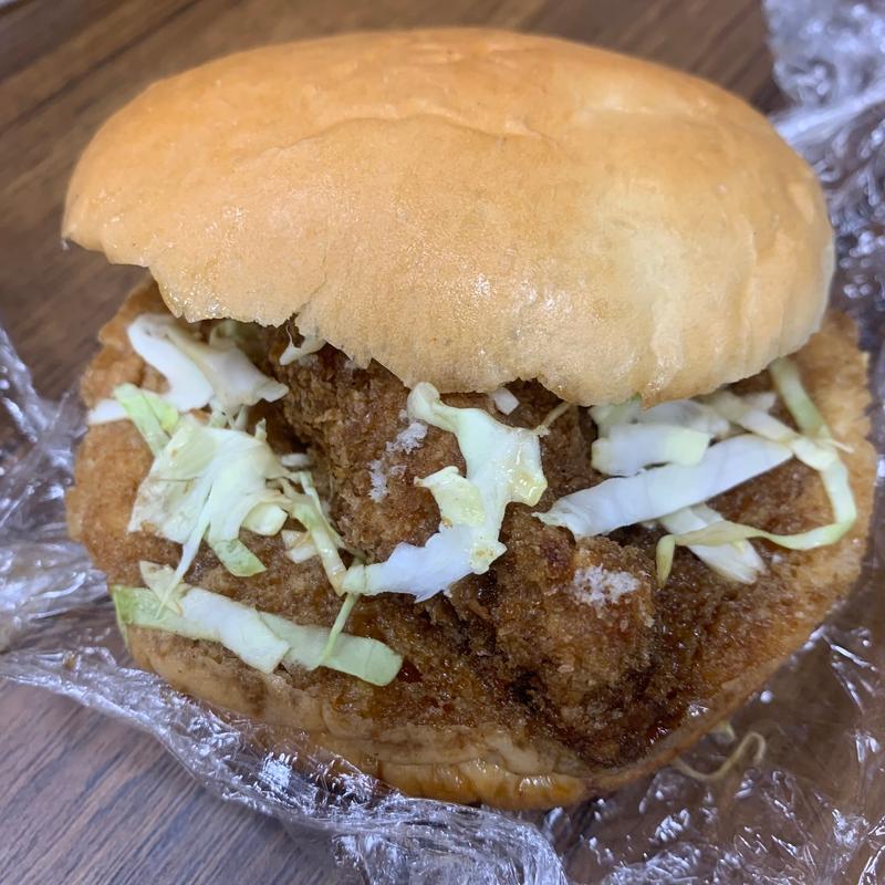 坂上バーガー(ピーマン肉詰め)(稲垣商店)