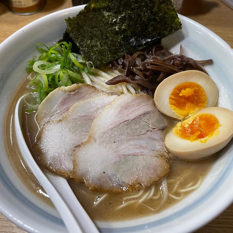 特製豚骨醤油らーめん(光醤)