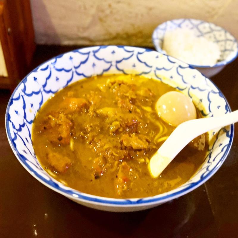 ゲリラ限定スリランカチキンカレーヌードル（ライス付き・味玉トッピング）(づゅる麺 池田)