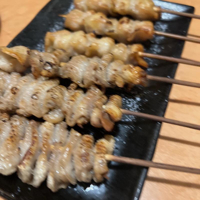 焼き鳥(皮、ぼんじり)(居酒屋 楽笑)