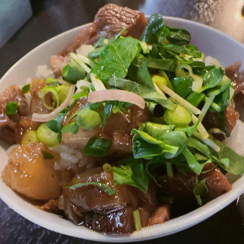 ルーローハン(中華そば　べいしっく)