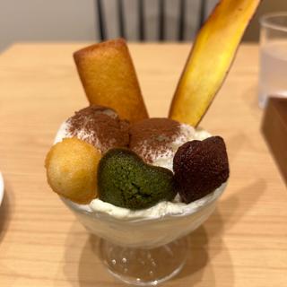 フィナンシェパフェ(高級芋菓子しみず フォレストモール京田辺店)