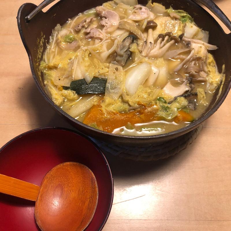 プレミアム黄金ほうとう （鶏肉+鮑煮貝入り）(ほうとう蔵 歩成 河口湖店)