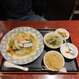 海鮮あんかけ焼麺半チャーハンセット(青蓮 日本大通り店)
