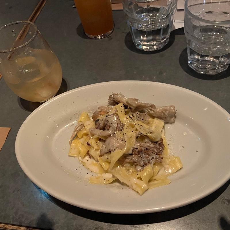 色々な茸のクリームパスタ:タリアテッレ(ピッツェリア カンテラ)