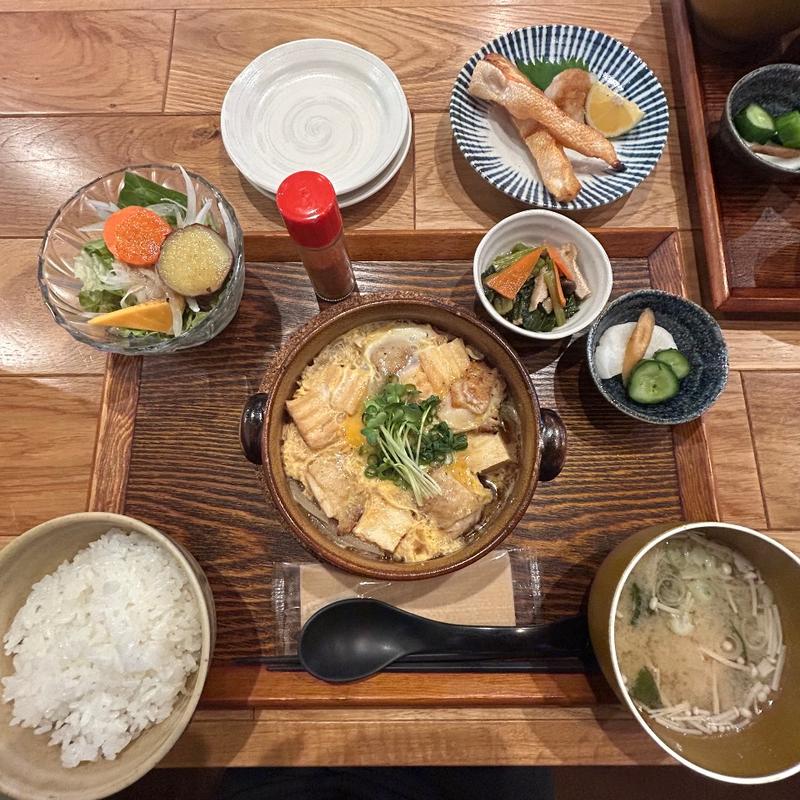 網焼き鶏もも肉と厚揚げの卵とじ定食(いろどり食堂)