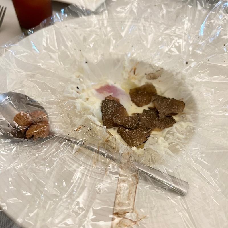 トリュフとポーチドエッグ(クチーナ シゲ)