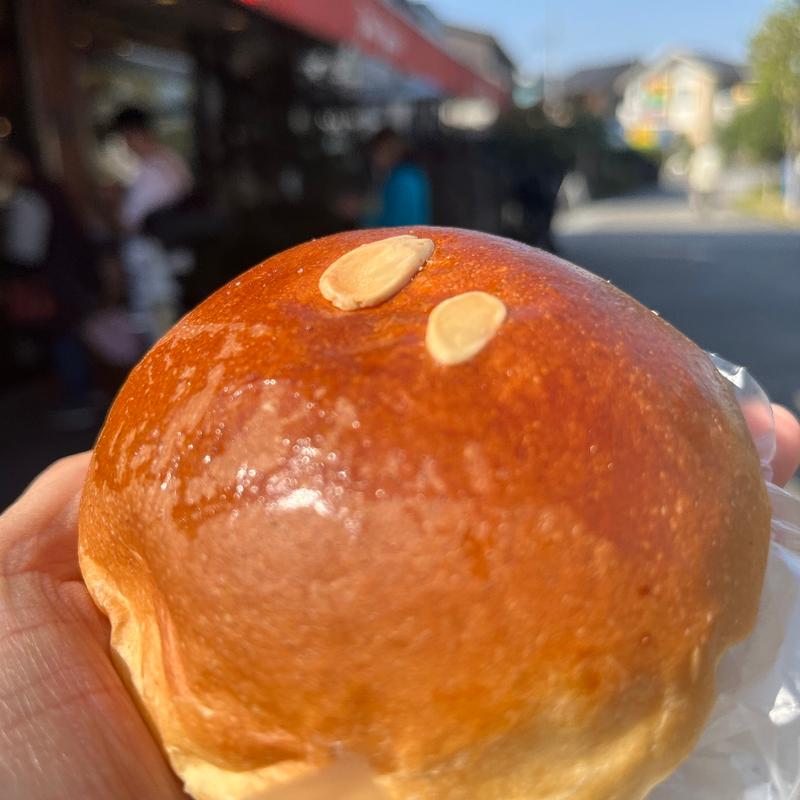 クリームパン(パン・ピジョン （Pain Pigeon）)