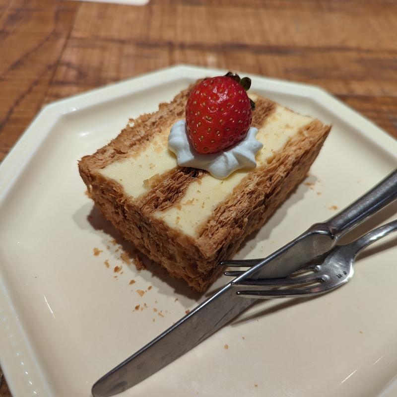 苺のミルフィーユ(ドトール珈琲農園 大宮駅東口店)