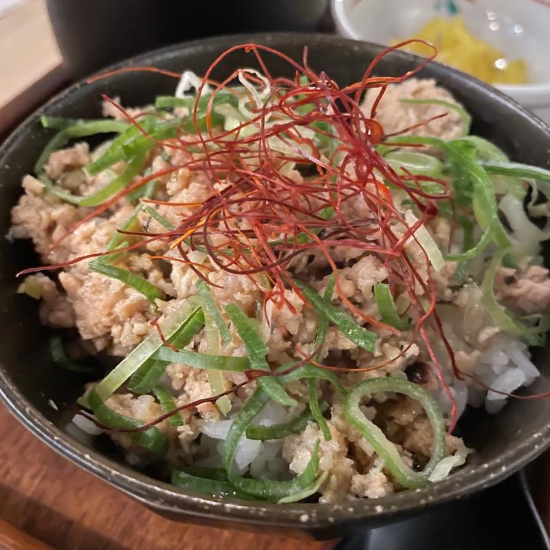そぼろ丼(焼き鳥　石橋)
