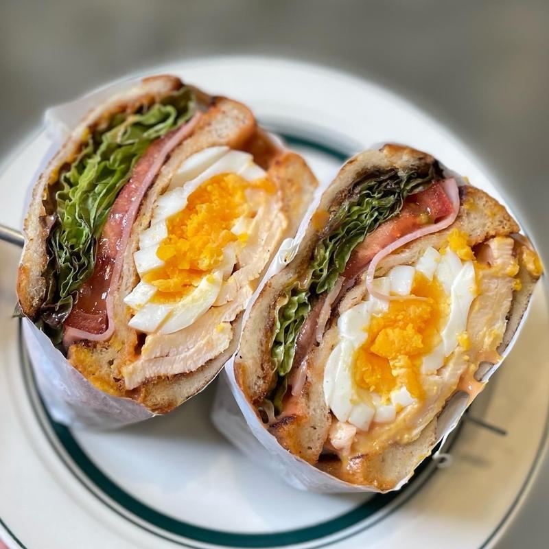 クラブハウスサンドイッチ(BASEMENT coffee&sandwiches)