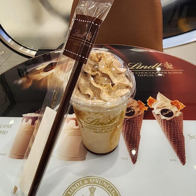 キャラメルチャイドリンク(リンツ ショコラ ブティック＆カフェ 吉祥寺店)