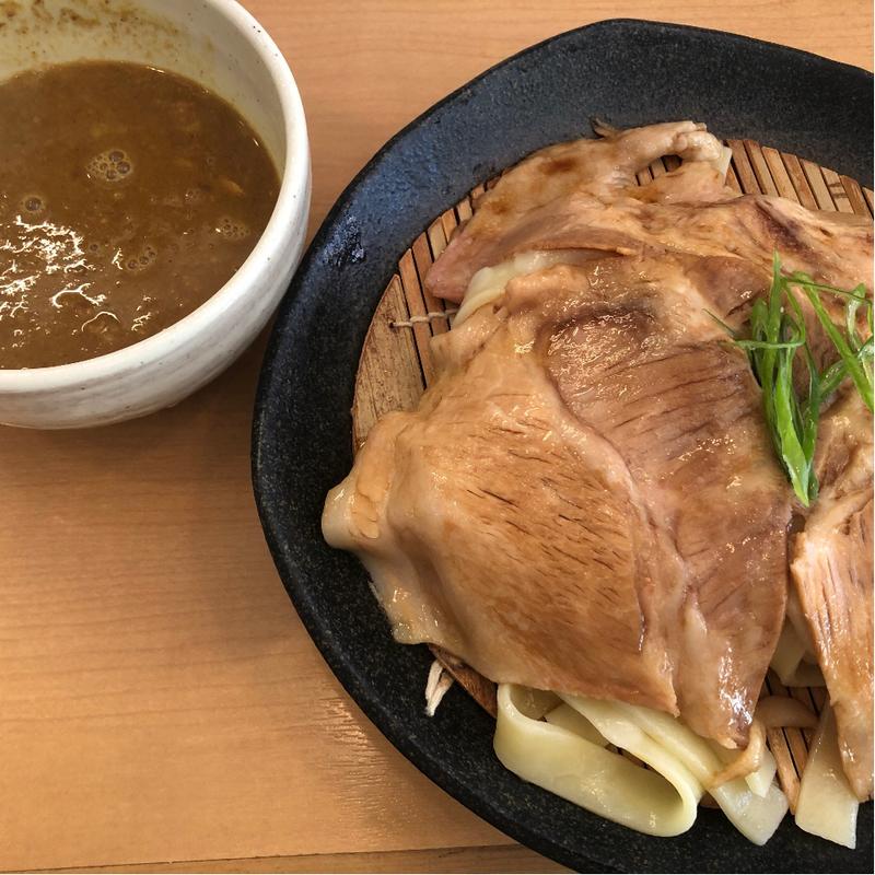とろ肉カレーつけ麺(とろ肉つけ麺 魚とん)