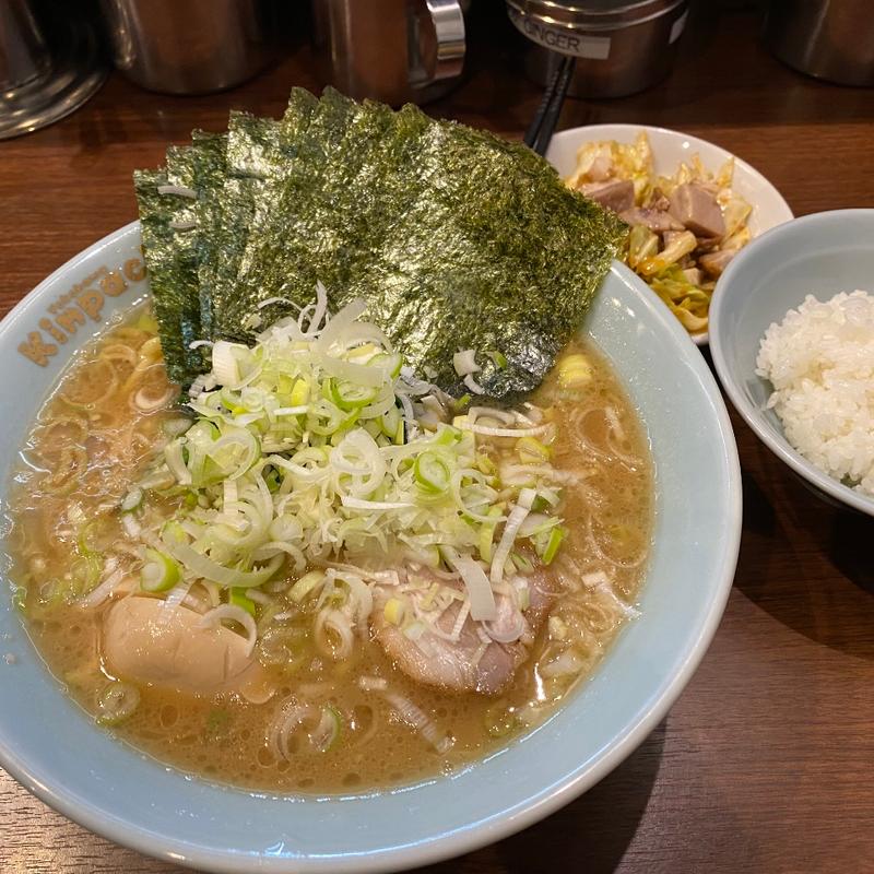 大盛り金八ラーメン(金八家)