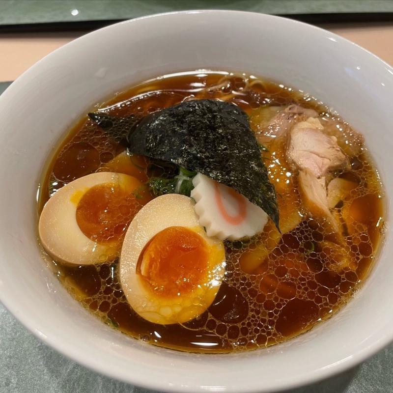 上醤油らぁ麺(らぁ麺 花萌葱)