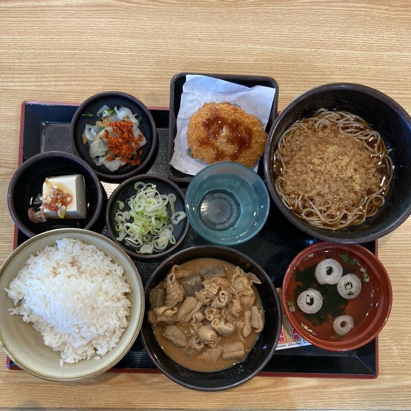 もつ煮定食+ハーフそば+コロッケ(ゆで太郎 もつ次郎 寒川店)