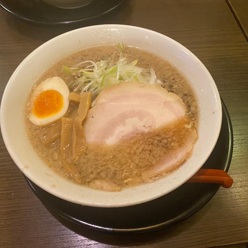 〆の醤油ラーメン(半味玉付き)(ラーメンまるなか)