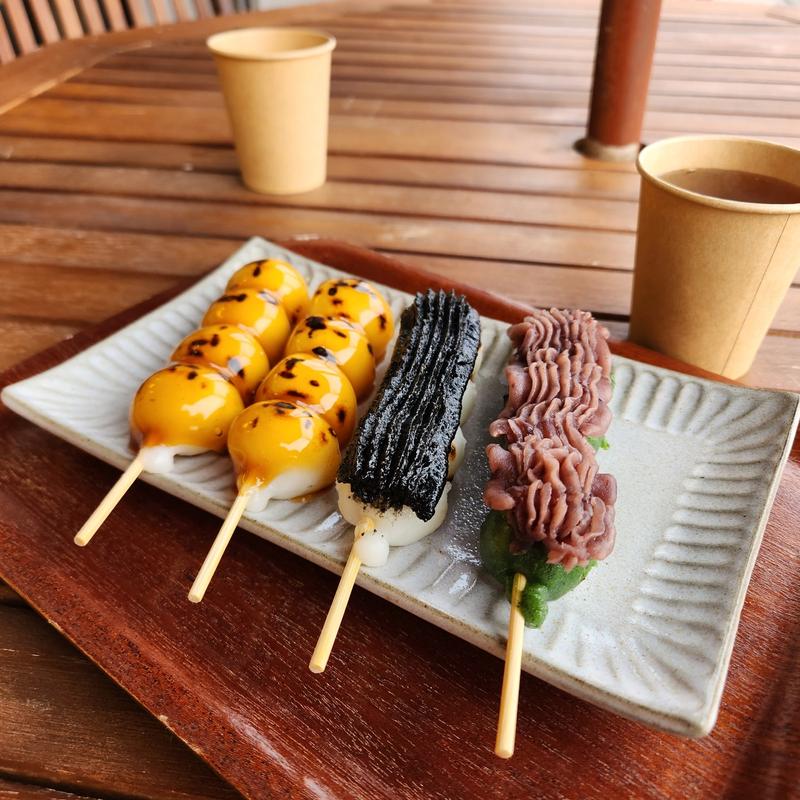 みたらしだんご、ごまだんご、よもぎつぶあん(ゆめすけ )