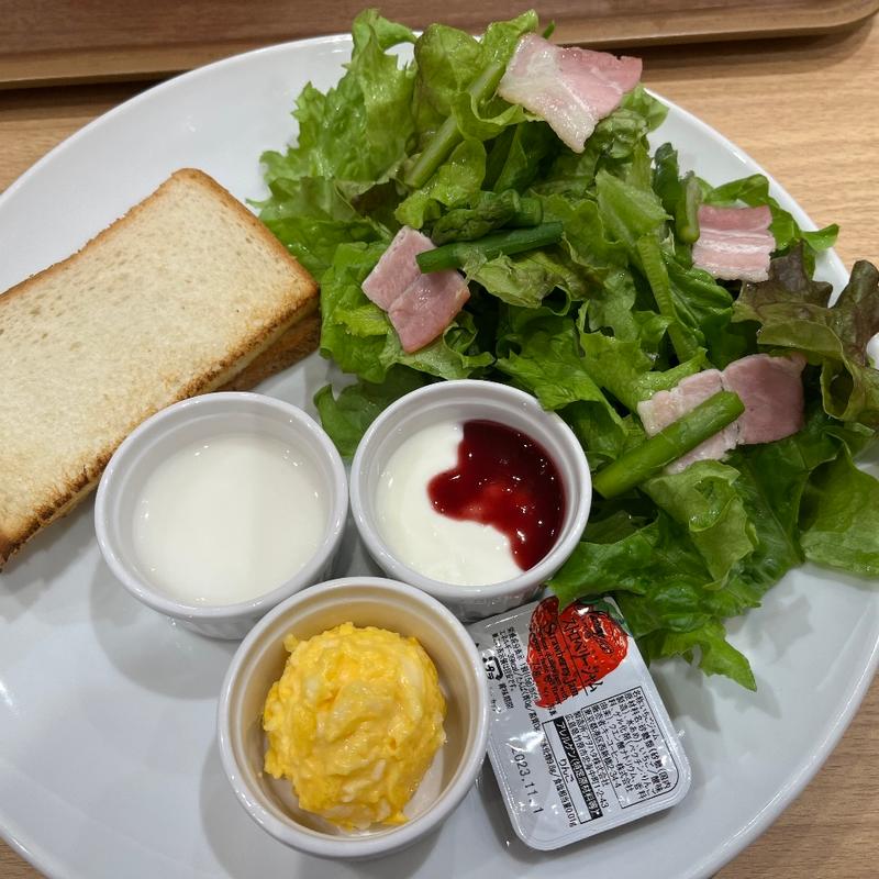 ベーコンとエッグサラダプレート(イタリアントマト カフェジュニア 仙台名掛丁店 )