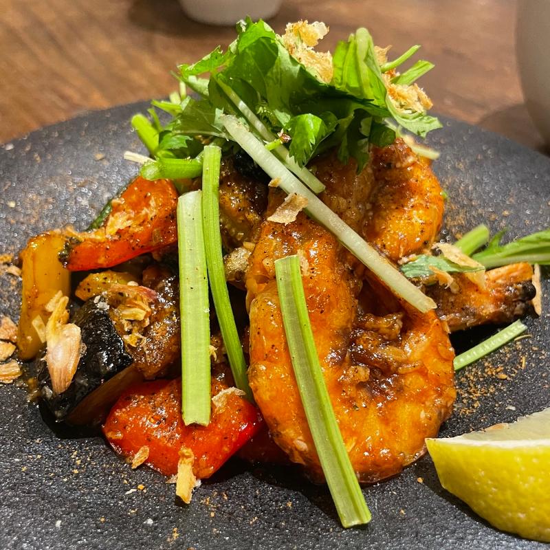 ソフトシェルシュリンプのケイジャンガーリックソテー(Vietnam French De Salita（ベトナムフレンチデサリータ）)