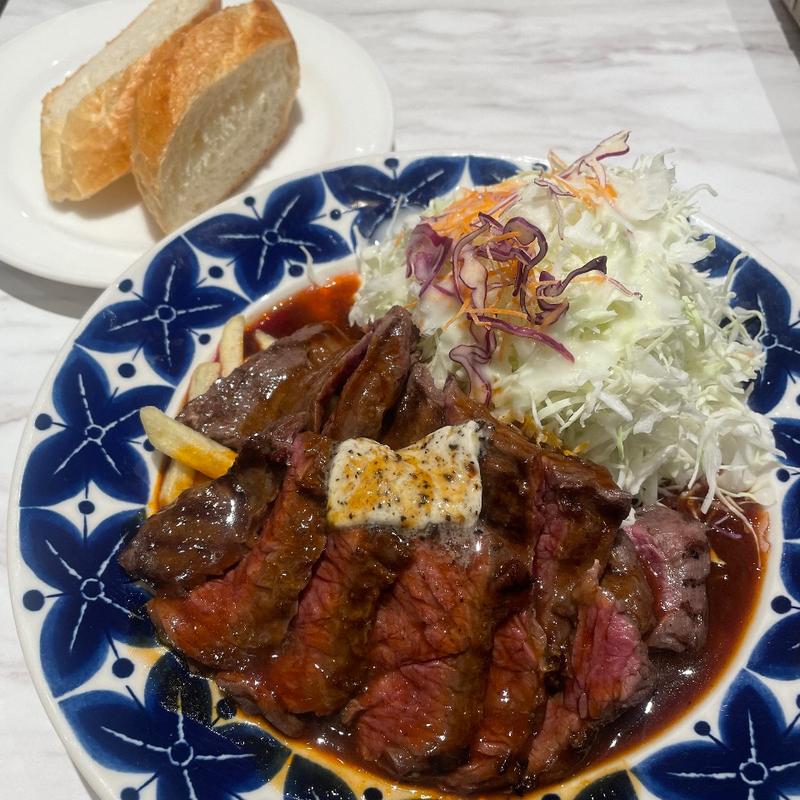 牛ハラミステーキ トリュフバター添え(フレンチ酒場GOLD京都ポルタ店)