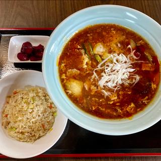 Aセット(半スーラーたん麺＋半チャーハン)(秋華 )