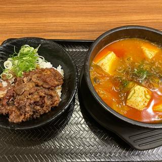 カルビ丼とスンドゥブセット(韓丼 大分中島店)