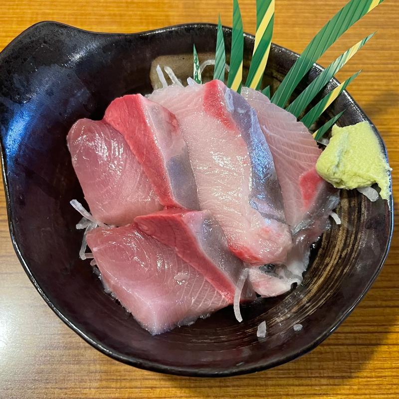 寒ぶり刺身(酒蔵 石松)