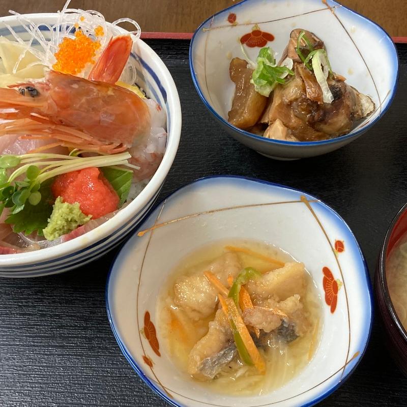 ブリカンパチ食べ比べ丼(ドライブイン小浜)
