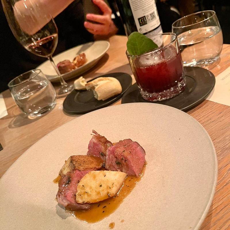 ニュージーランド産仔羊のロースト マコモダケのソテー、タイムバターソース(ラス)