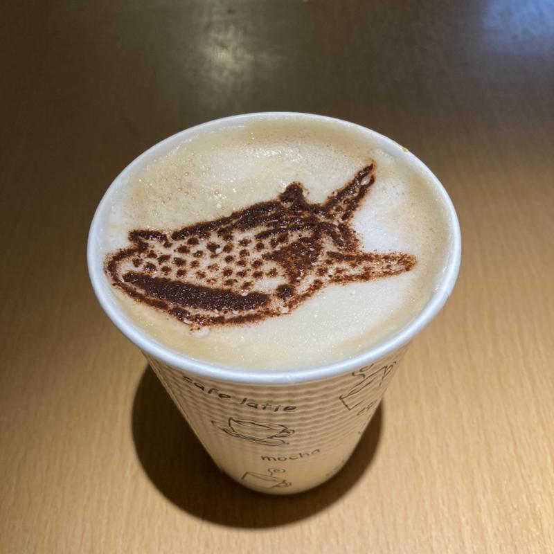 ジンベエラテ(カフェ R.O.F)