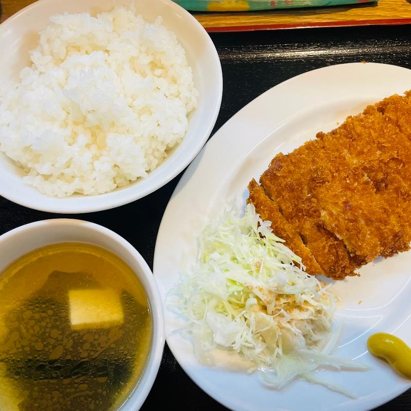 カツ定食(楽食苑)